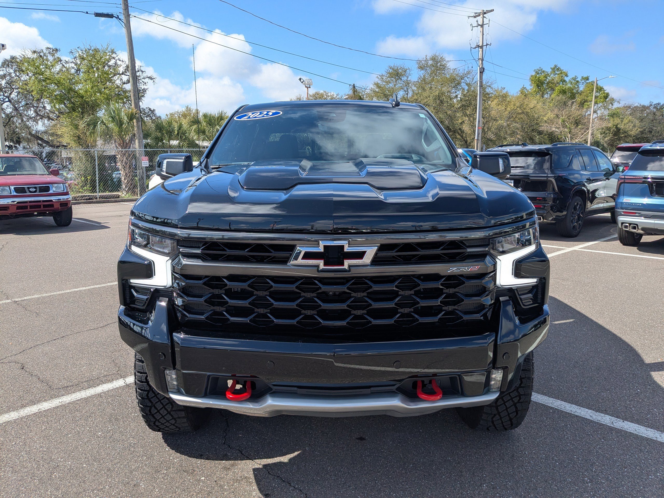 Used 2025 Chevrolet Silverado 1500 ZR2 w/ Technology Package image 2