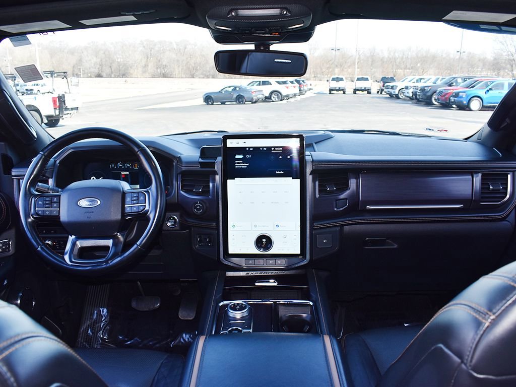 Used 2022 Ford Expedition Max Platinum AWD/4WD image 4