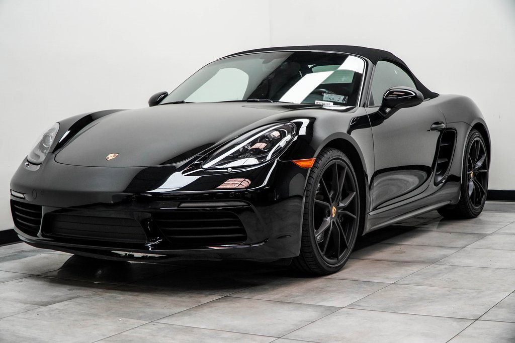 Used 2021 Porsche 718 Boxster image 8