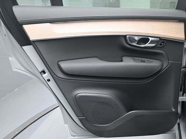 Used 2025 Volvo XC90 B6 Core w/ Protection Package image 23
