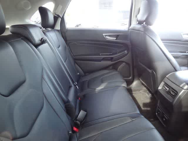 Used 2018 Ford Edge Titanium w/ Technology Package FWD image 14