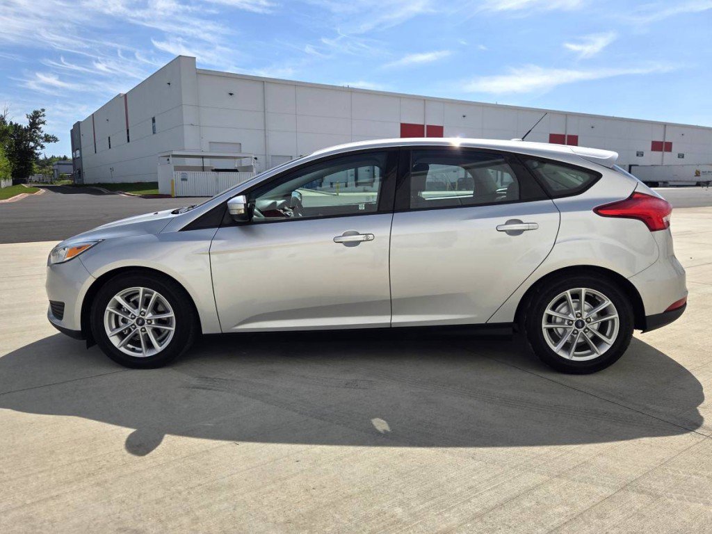 Used 2015 Ford Focus SE w/ SE Cold Weather Package FWD image 8