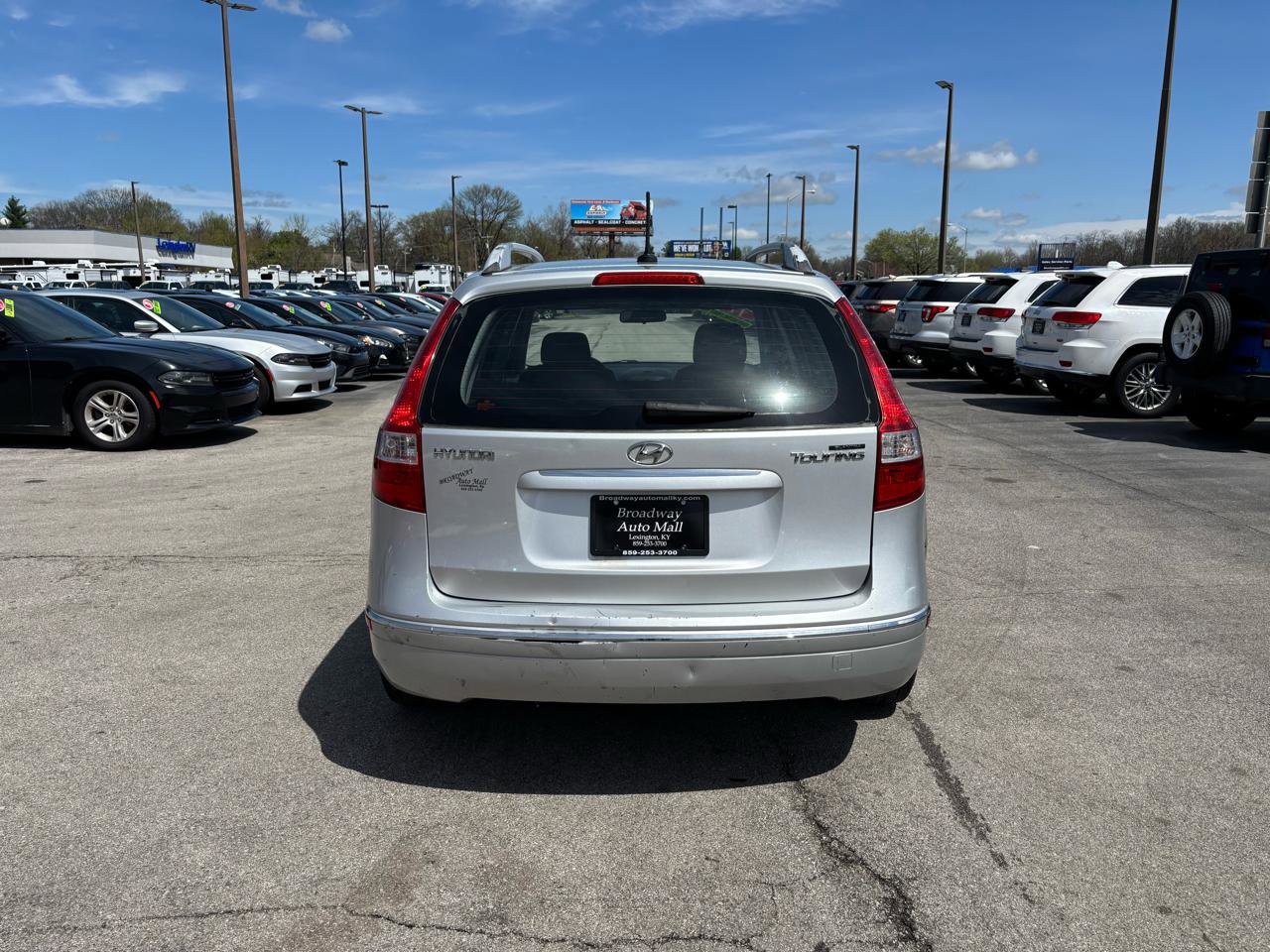 Used 2011 Hyundai Elantra image 4