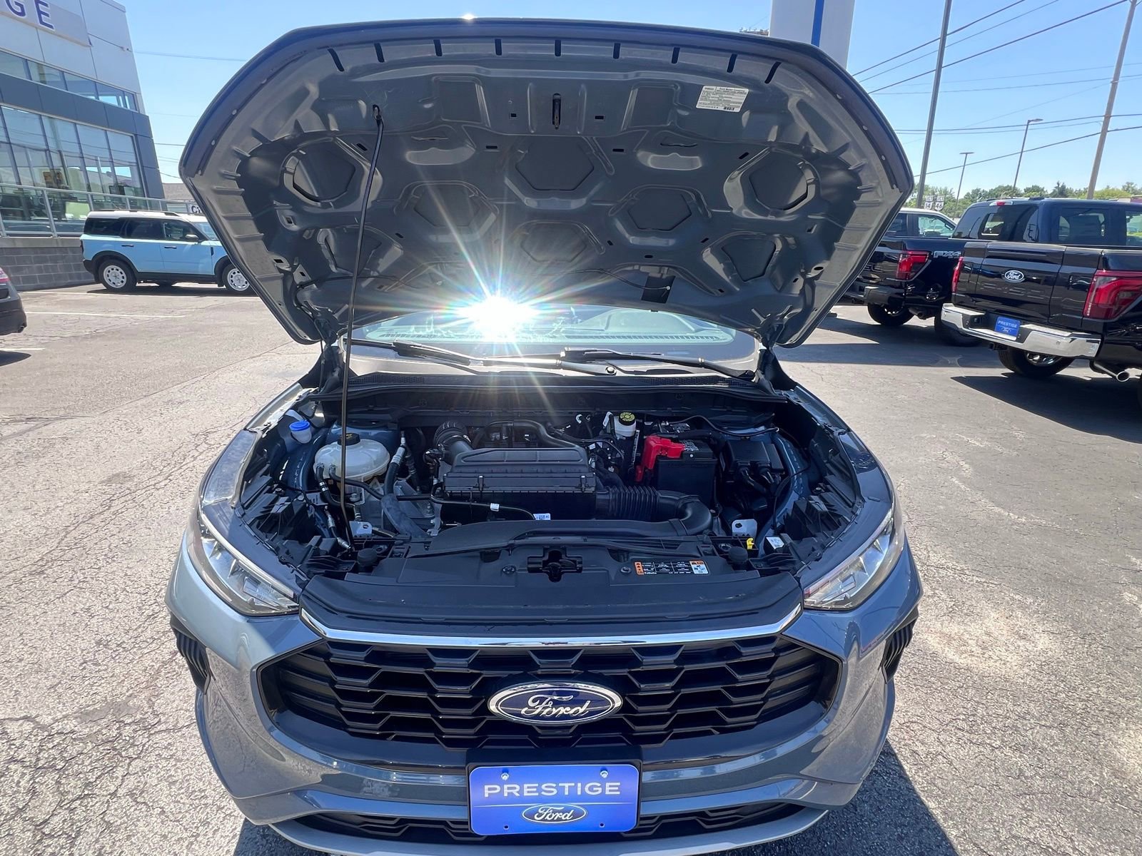 Used 2023 Ford Escape ST-Line w/ Tech Pack #1 AWD/4WD image 3