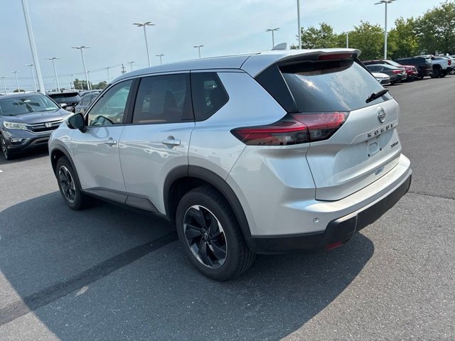 Used 2024 Nissan Rogue SV AWD/4WD image 12