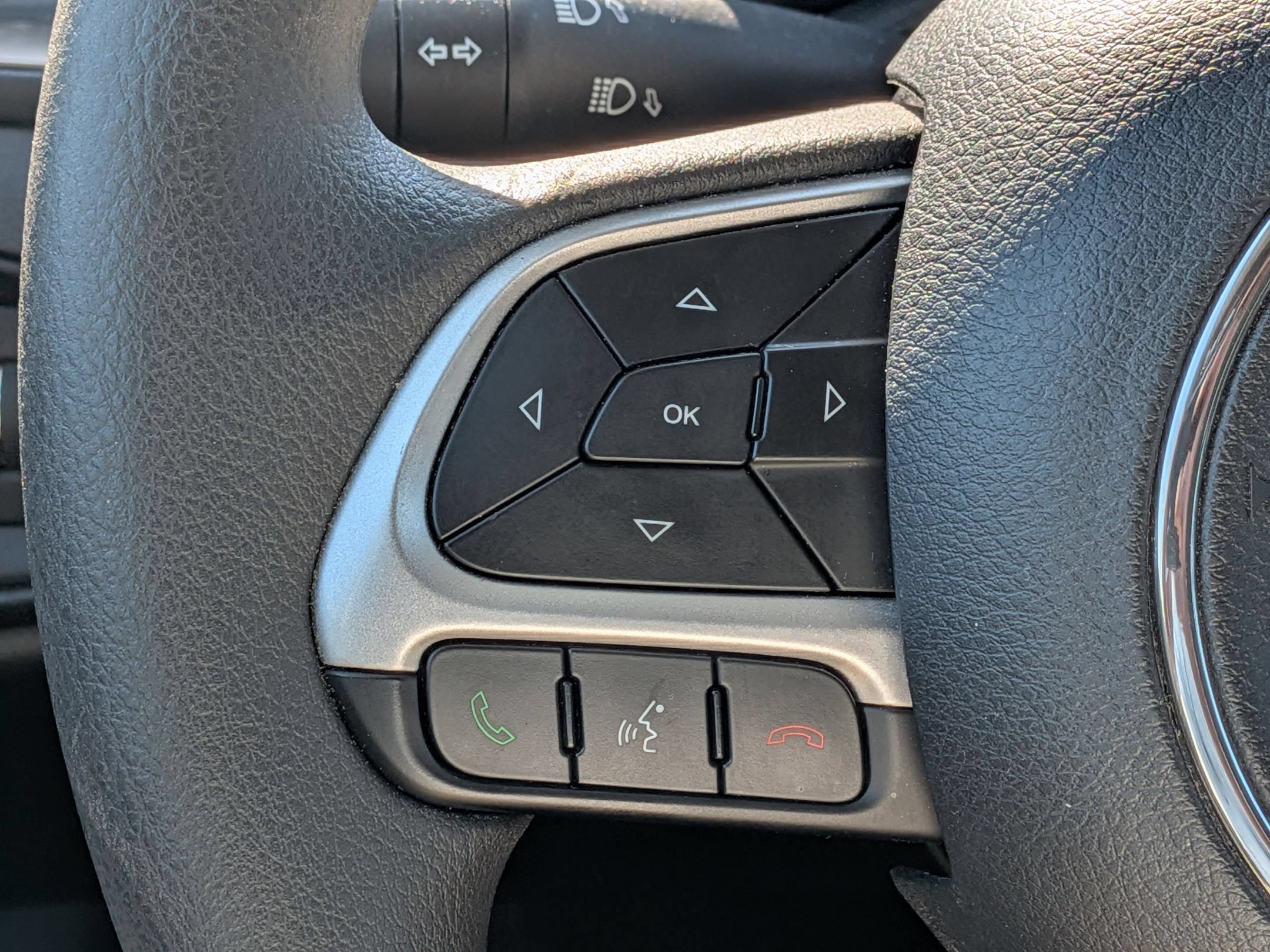 Used 2023 Jeep Renegade Latitude AWD/4WD image 18