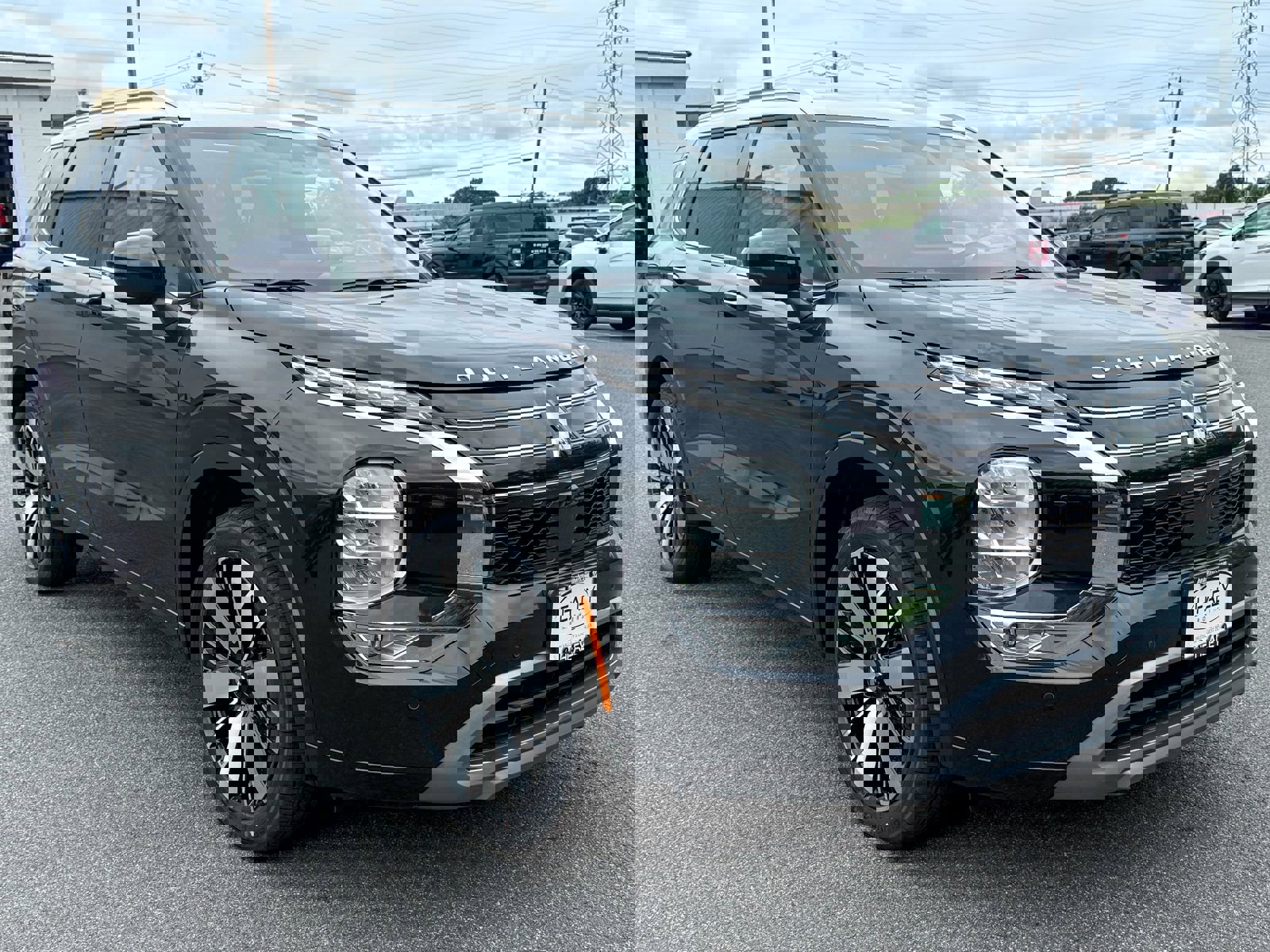 New 2025 Mitsubishi Outlander AWD image 1