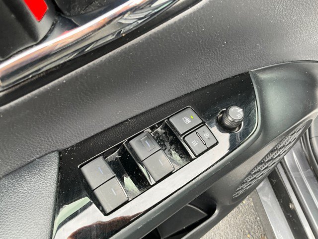 Used 2020 Toyota Prius L Eco FWD image 24