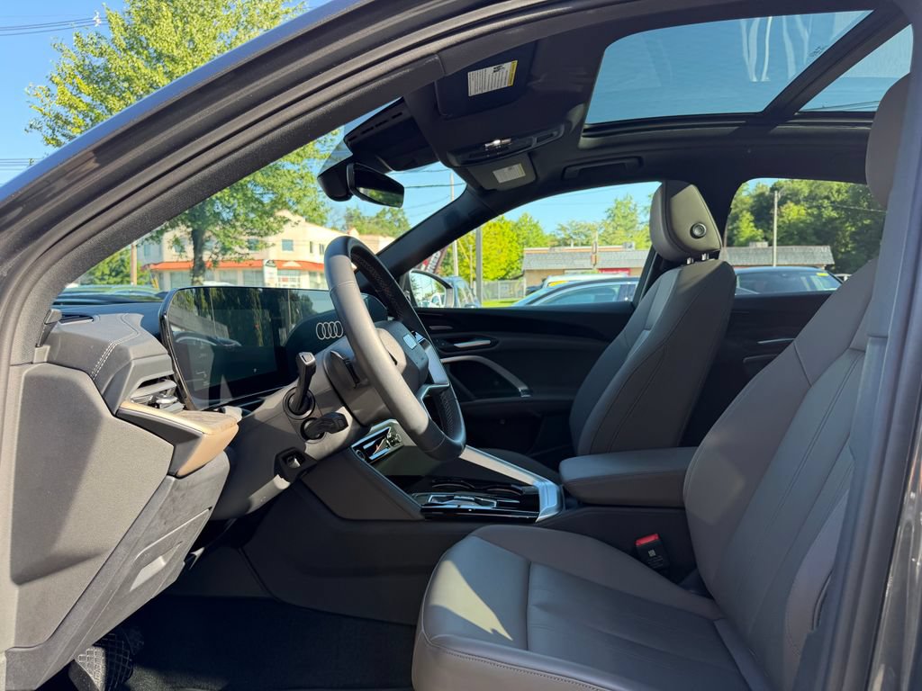 Used 2025 Audi Q5 Premium Plus w/ Premium Plus AWD/4WD image 17
