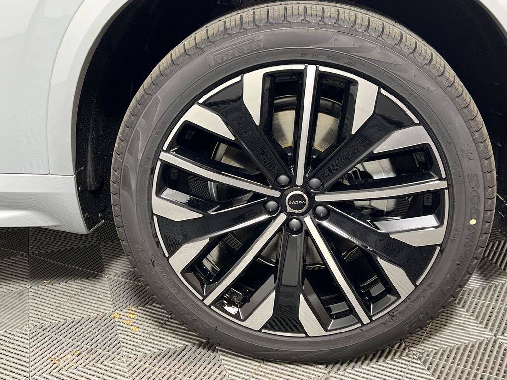 Certified 2026 Volvo XC90 B6 Plus w/ Protection Package Premier AWD/4WD image 17