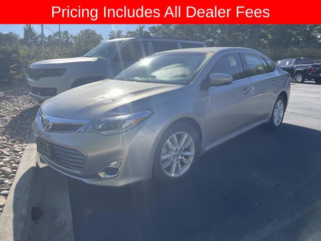 Used 2013 Toyota Avalon XLE FWD image 1