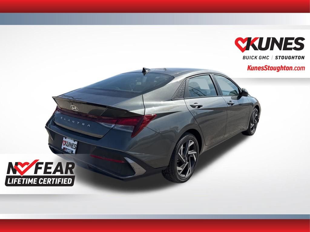 Used 2025 Hyundai Elantra Sport FWD image 11