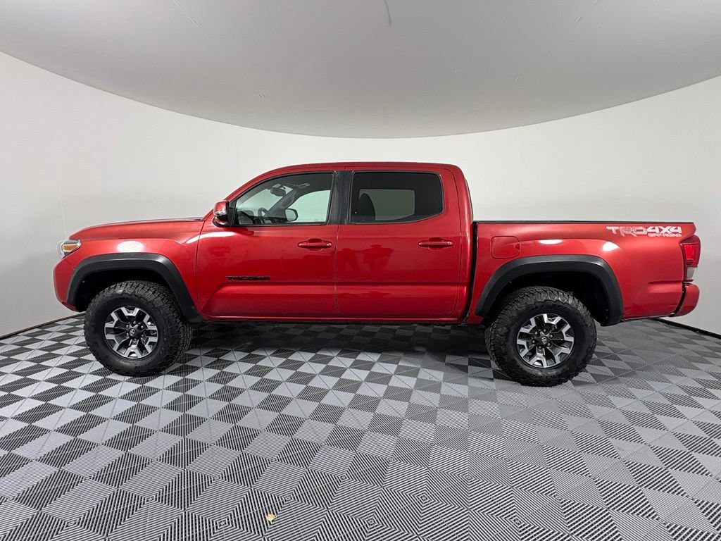 Used 2017 Toyota Tacoma TRD Off-Road w/ Premium & Technology Package AWD/4WD image 12