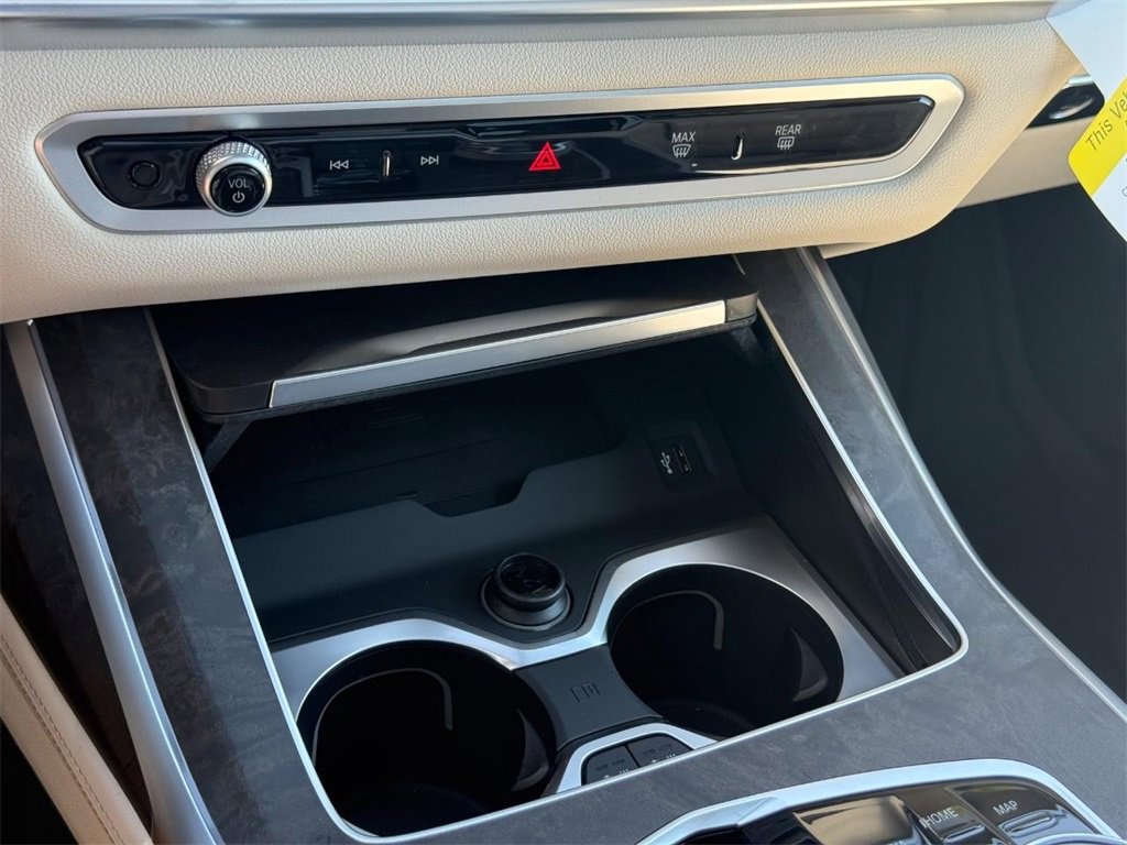 New 2026 BMW X7 M60i image 15