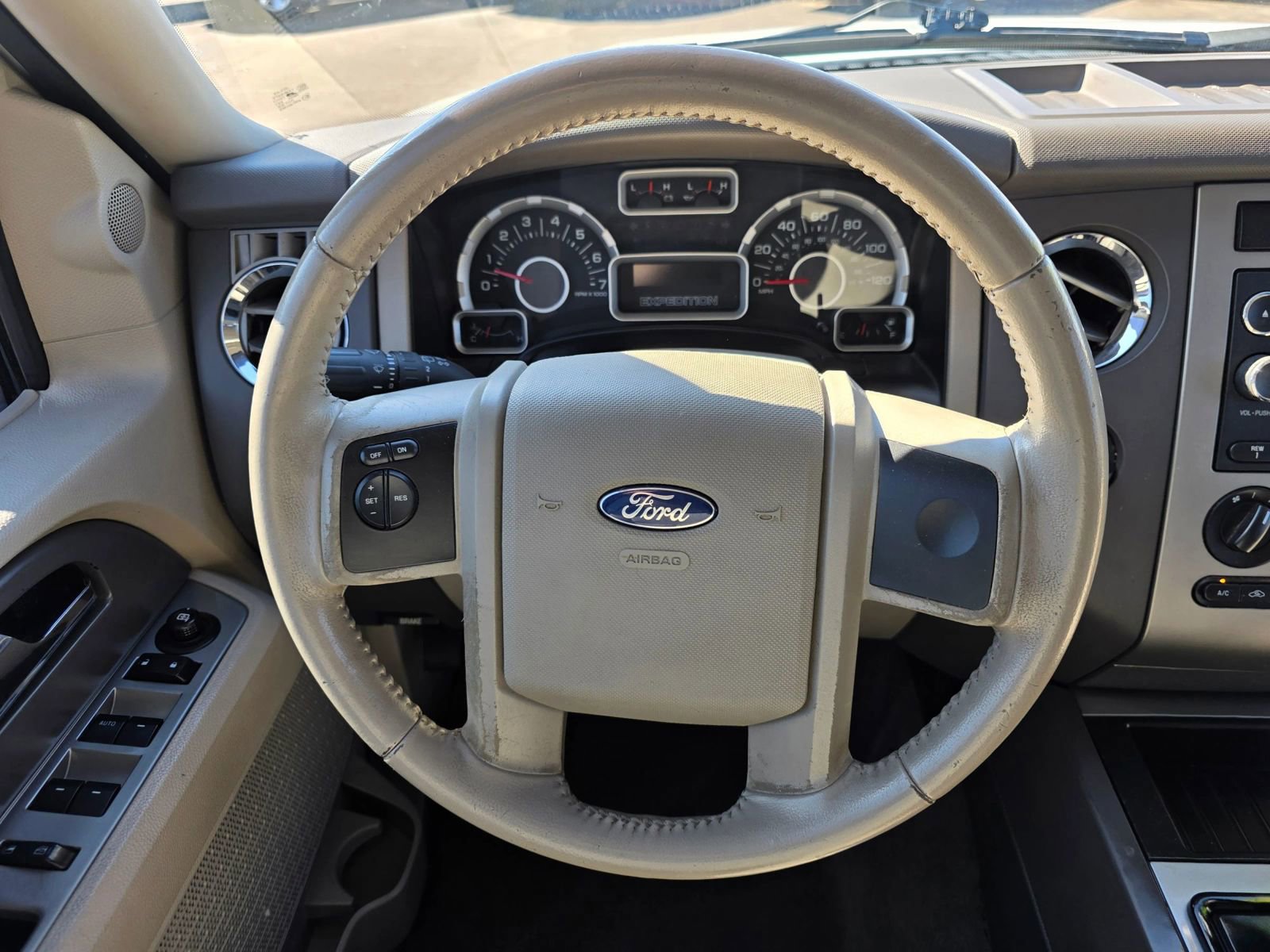 Used 2014 Ford Expedition EL XL image 16