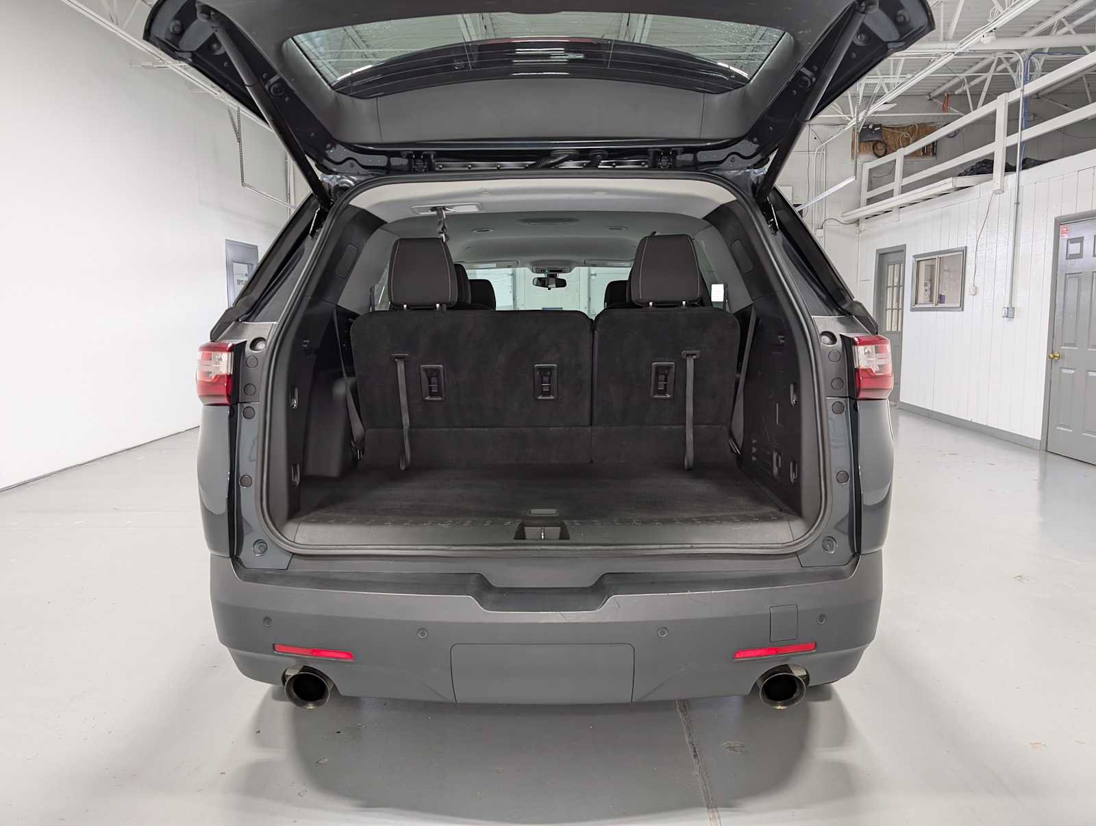 Used 2021 Chevrolet Traverse LT AWD/4WD image 39