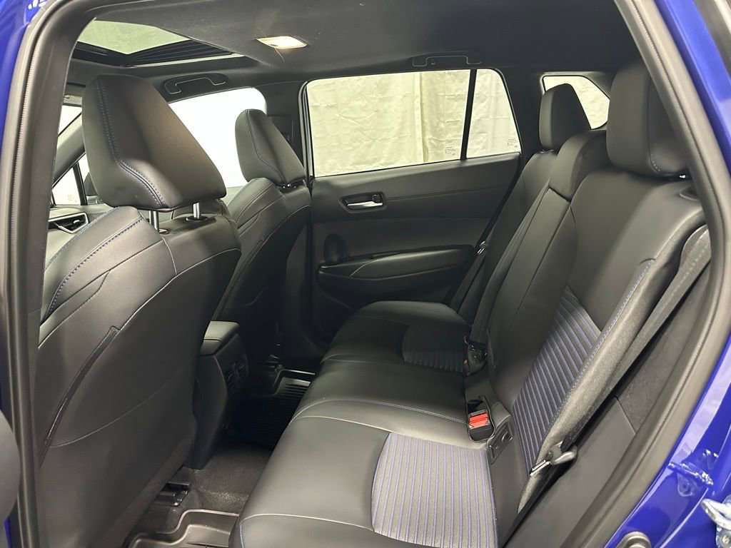 Used 2025 Toyota Corolla Cross XSE w/ Convenience Package image 46