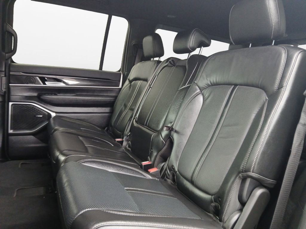 Used 2022 Jeep Wagoneer Series I AWD/4WD image 22