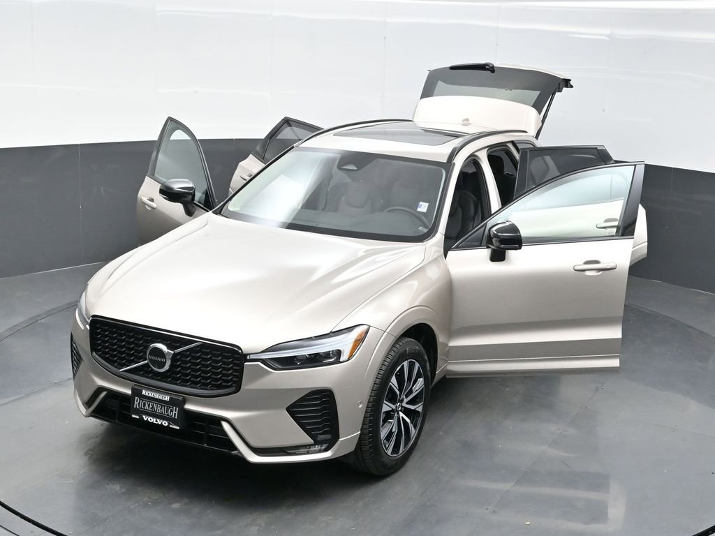 Used 2025 Volvo XC60 B5 Plus image 36