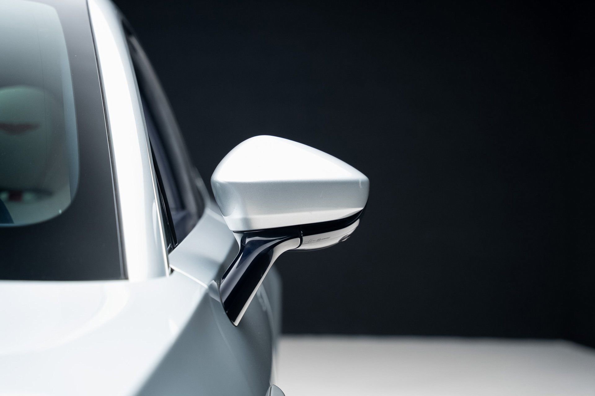 Used 2022 Aston Martin DBX image 15