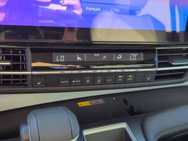 Used 2025 Toyota Sienna XLE w/ XLE Plus Package FWD image 19