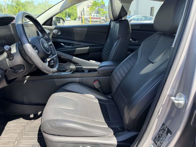 Used 2021 Hyundai Elantra Limited FWD image 17