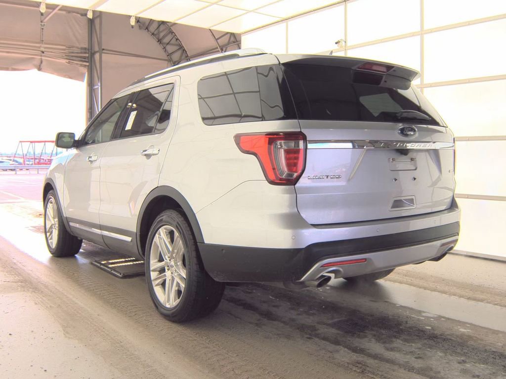 Used 2017 Ford Explorer Limited w/ Equipment Group 301A image 7