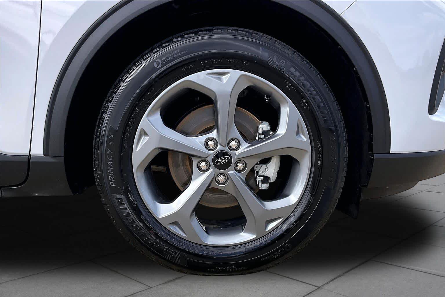 Used 2025 Ford Escape ST-Line FWD image 11