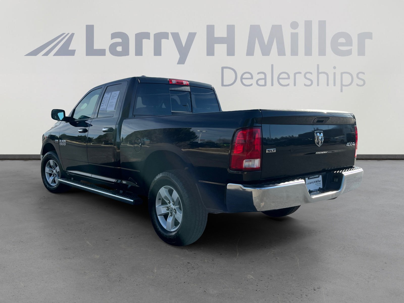 Used 2016 RAM 1500 Classic SLT image 3