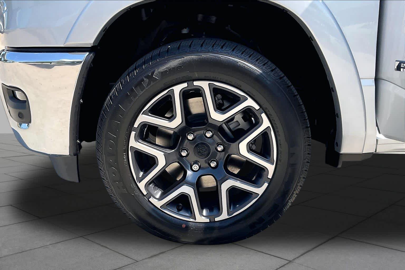 New 2027 RAM 1500 Laramie AWD/4WD image 11