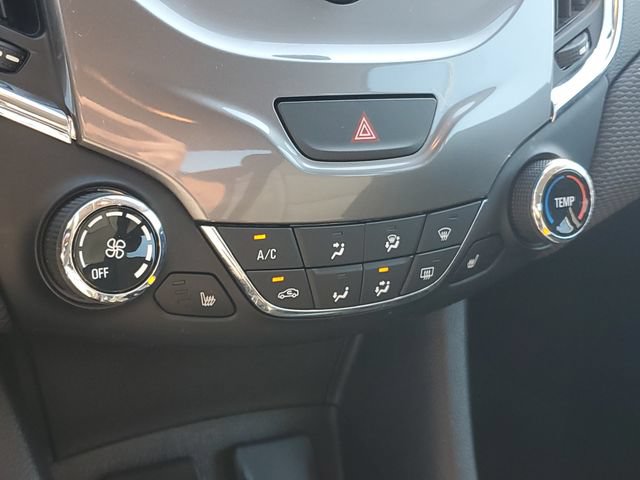 Certified 2018 Chevrolet Cruze LT w/ Convenience Package FWD image 26