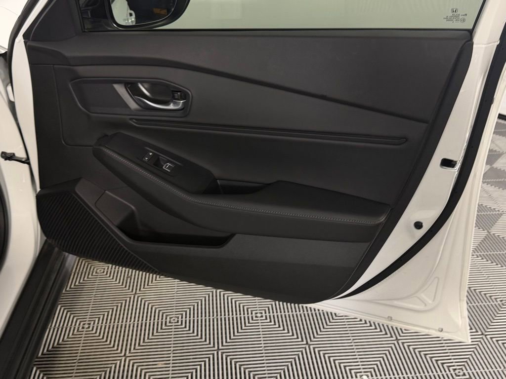 Used 2025 Honda Accord Sport image 30