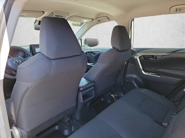 Used 2019 Toyota RAV4 LE w/ All Weather Liner Package AWD/4WD image 18