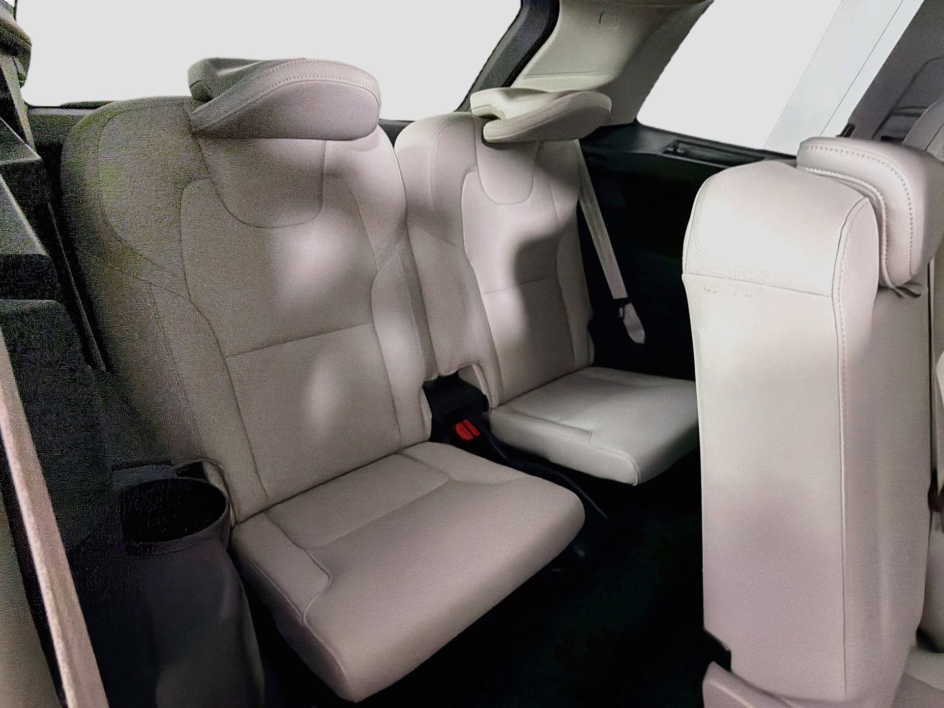Certified 2024 Volvo XC90 B5 Plus AWD/4WD image 29