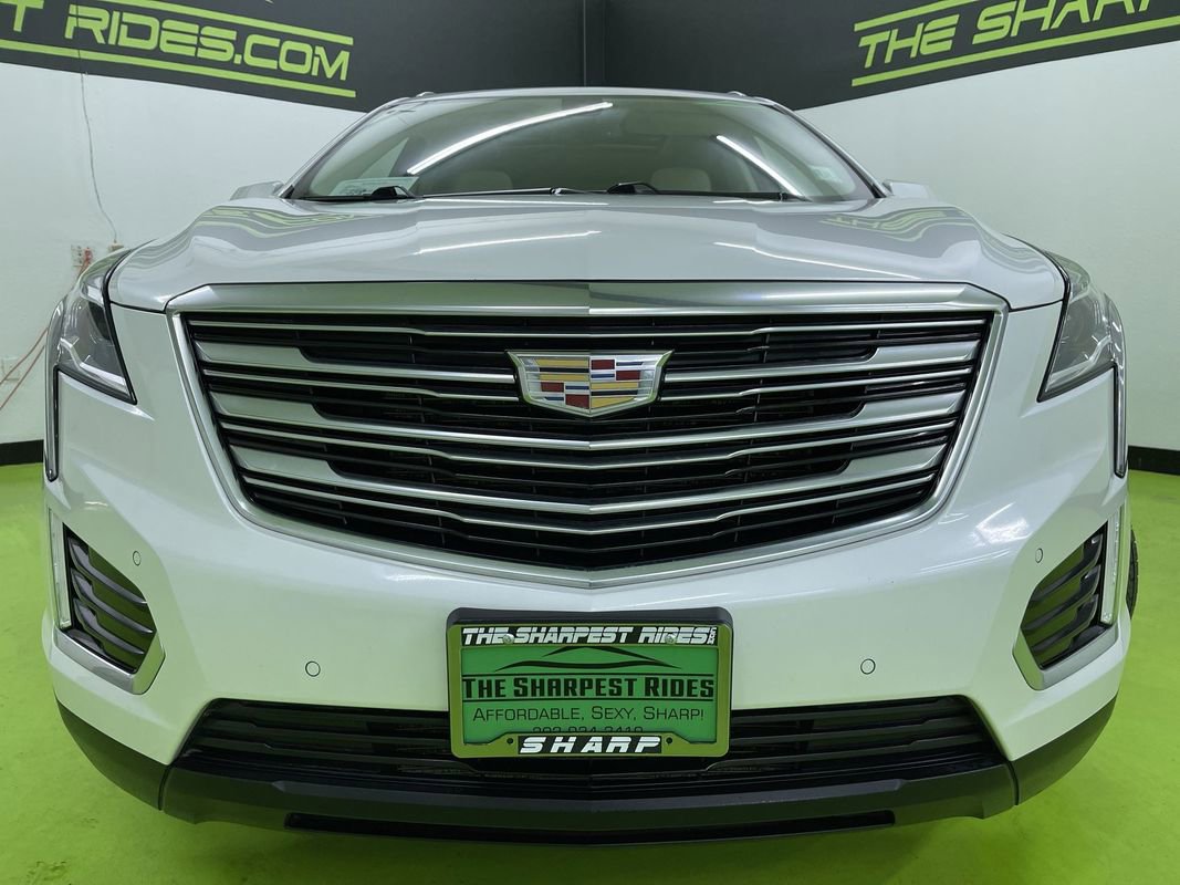 Used 2017 Cadillac XT5 Luxury w/ Driver Awareness Package image 3