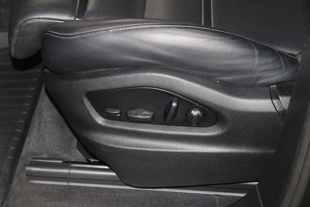 Used 2024 Porsche Cayenne Coupe AWD/4WD image 19