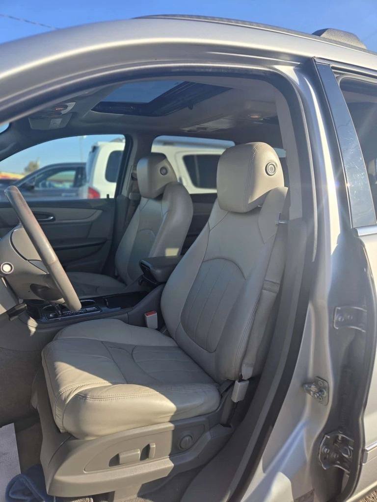 Used 2016 Chevrolet Traverse LTZ FWD image 11
