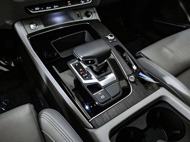 Used 2023 Audi Q5 2.0T Premium Plus w/ Premium Plus Package AWD/4WD image 12