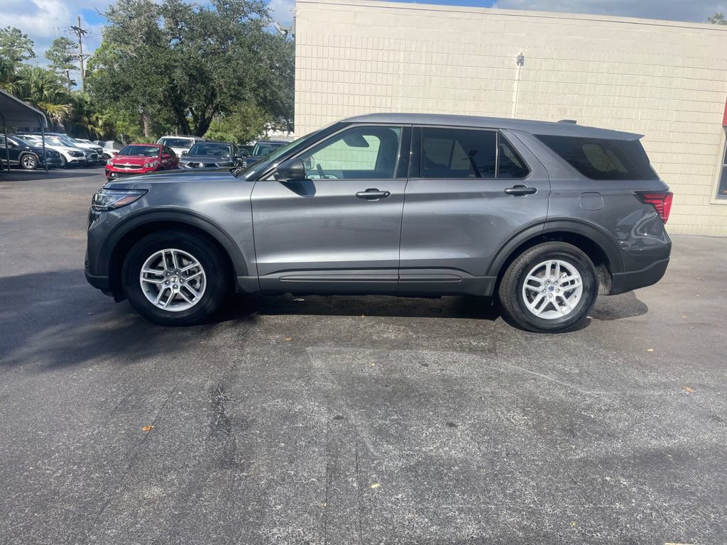 Used 2026 Ford Explorer Active RWD image 2