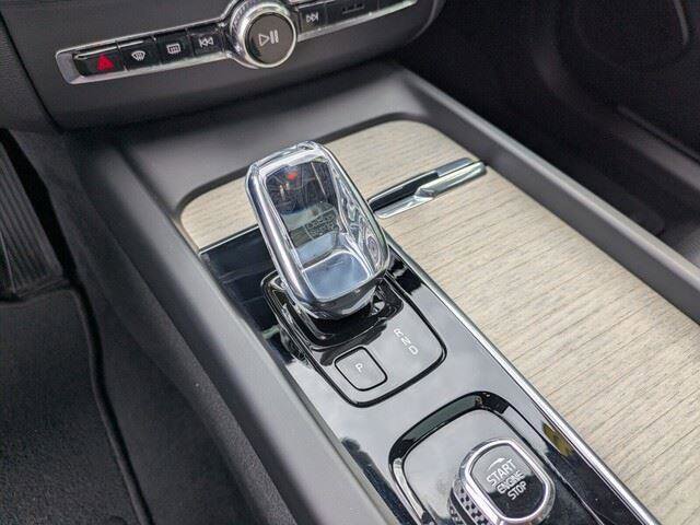 Used 2022 Volvo XC60 B6 Inscription w/ Advanced Package image 27