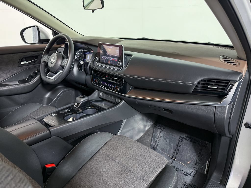 Certified 2023 Nissan Rogue SV FWD image 14