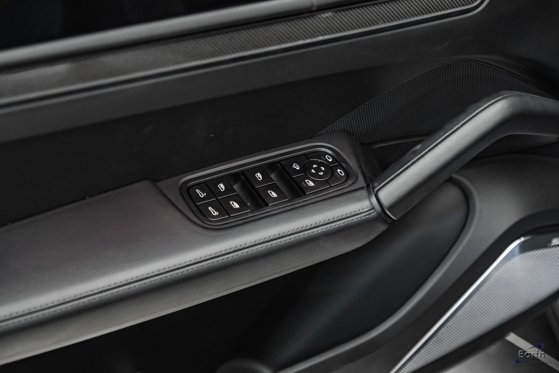 Used 2024 Porsche Cayenne Turbo GT AWD/4WD image 78