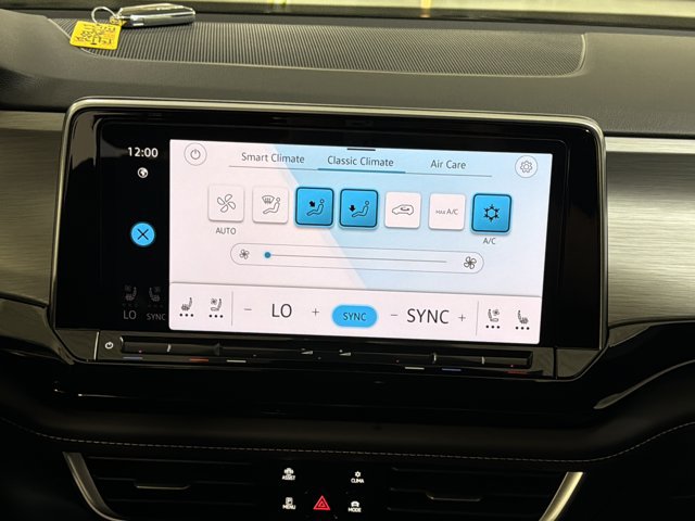 Certified 2026 Volkswagen Atlas Cross Sport SE AWD/4WD image 32