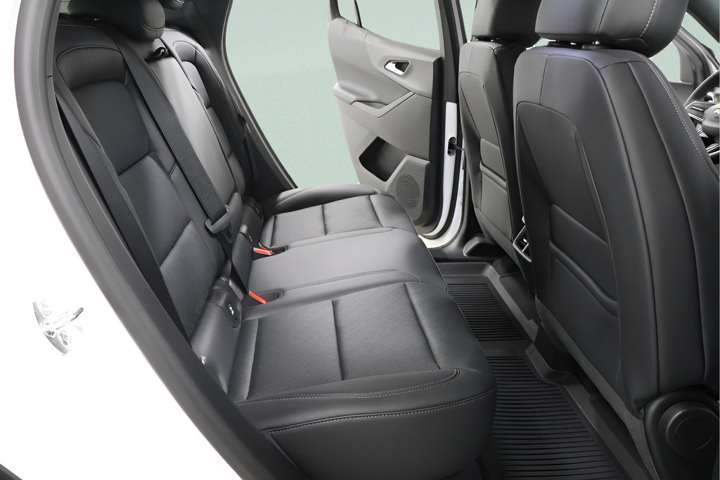 New 2027 Chevrolet Equinox LT w/ Convenience Package II FWD image 31