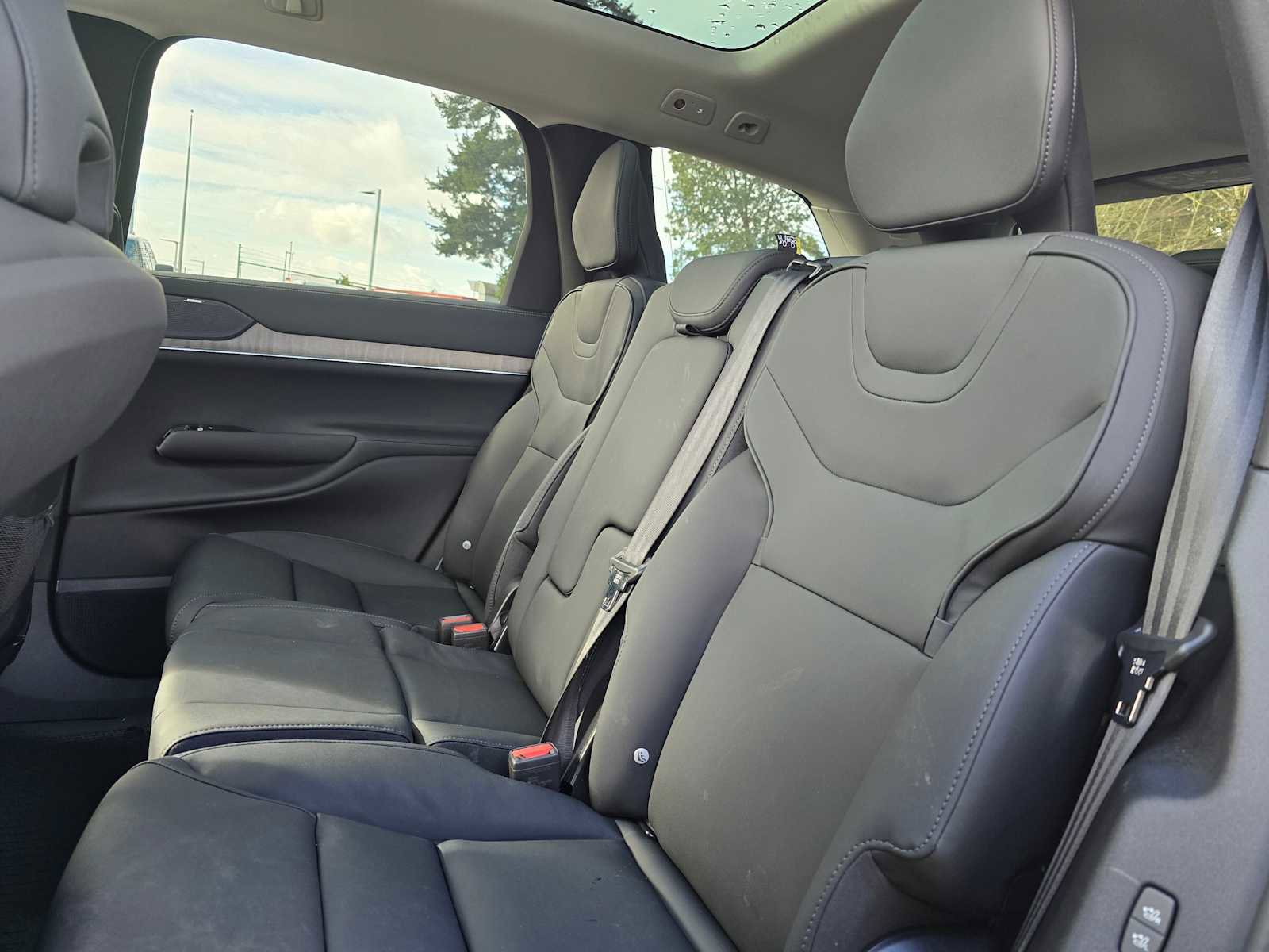 Used 2025 Volvo EX90 Ultra image 17