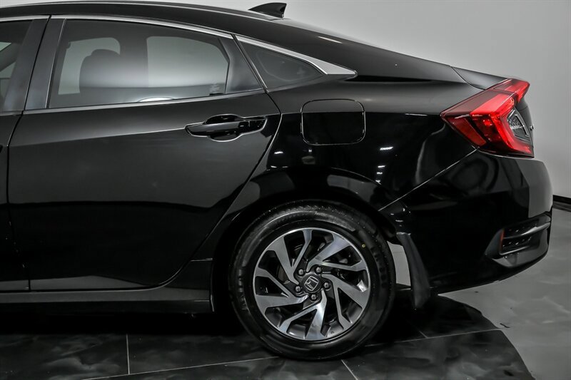 Used 2018 Honda Civic EX image 7