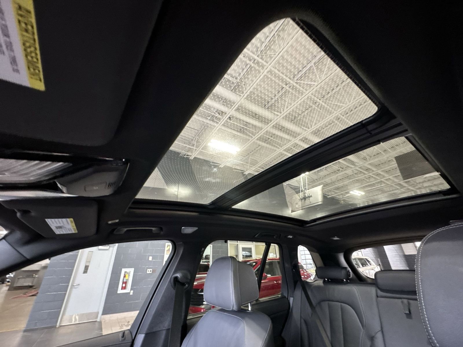 Used 2021 BMW X5 M50i w/ Executive Package image 25