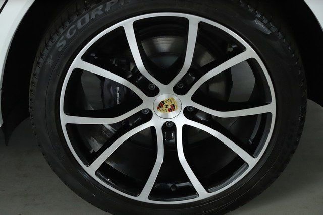 Used 2021 Porsche Cayenne Coupe image 40