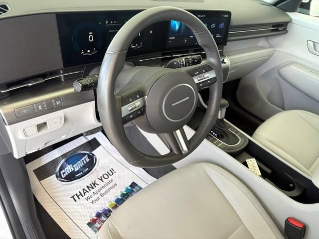 Used 2025 Hyundai Kona SEL AWD/4WD image 16