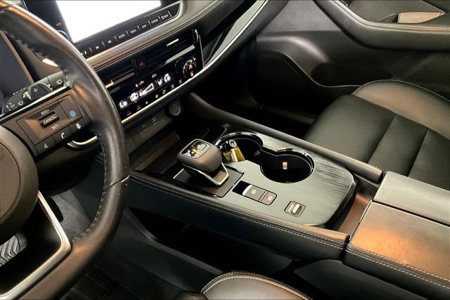 Used 2023 Nissan Rogue SL w/ SL Premium Package image 17